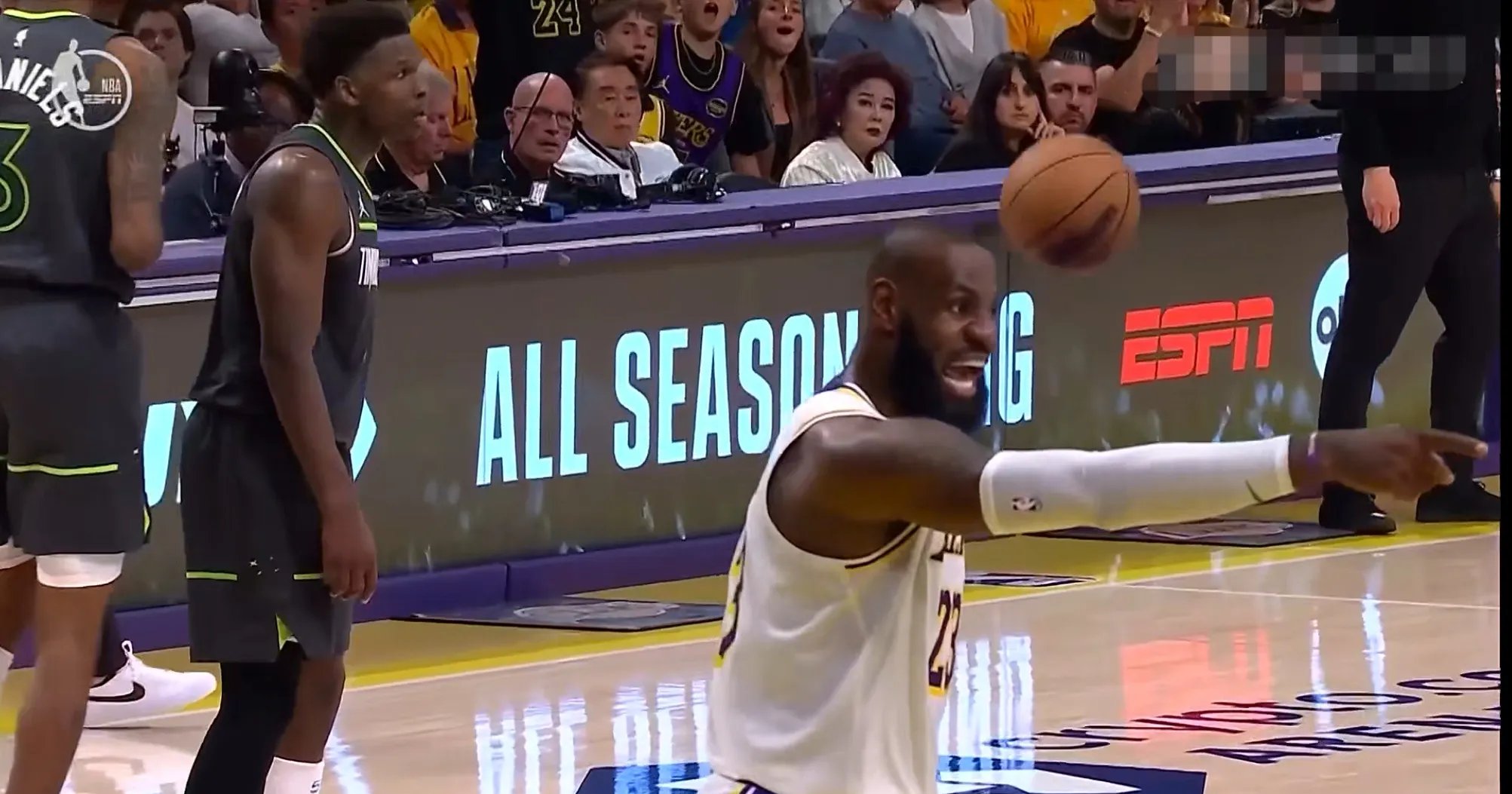 雷霆爆冷菲律宾男篮，詹姆斯爆发神勇