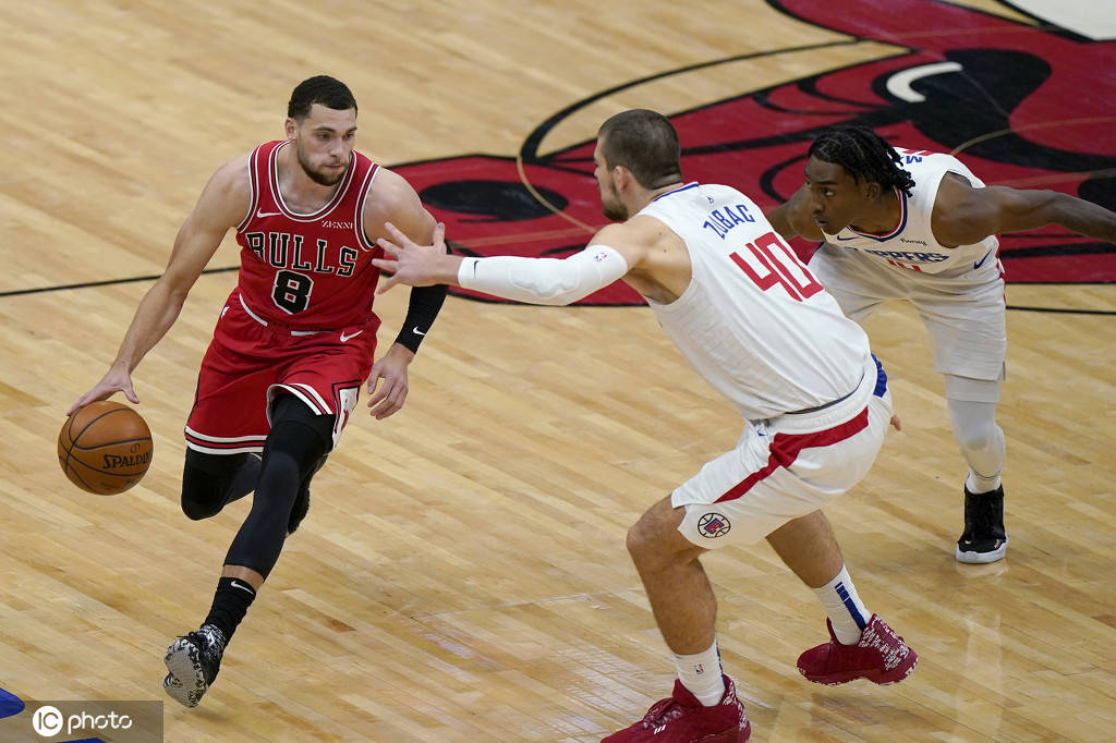 北京队横扫快船，拉文关键制胜