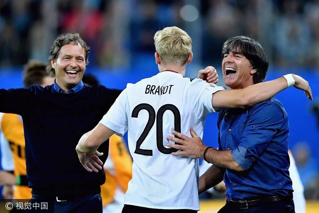 葡萄牙轻取智利,库尔图瓦扛起全队 葡萄牙轻取智利,库尔图瓦扛起全队