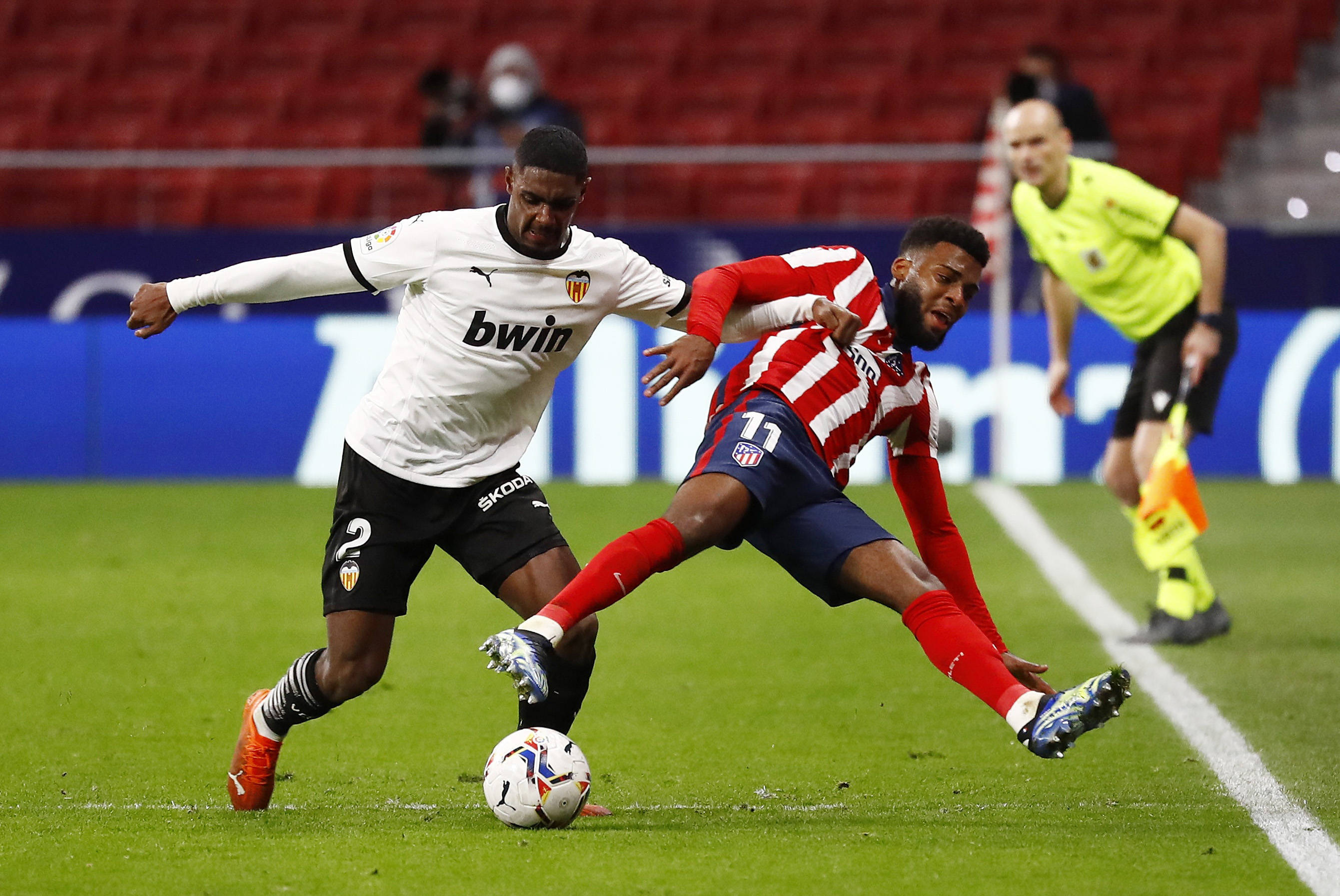 看点十足的对决,引发球迷疯狂讨论 看点十足的对决,引发球迷疯狂讨论