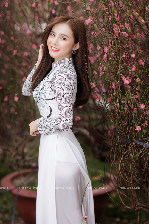 虚构|哥伦比亚3-2绝杀巴萨！38岁皮克倒钩惊艳四座，更衣室通道一幕令人动容