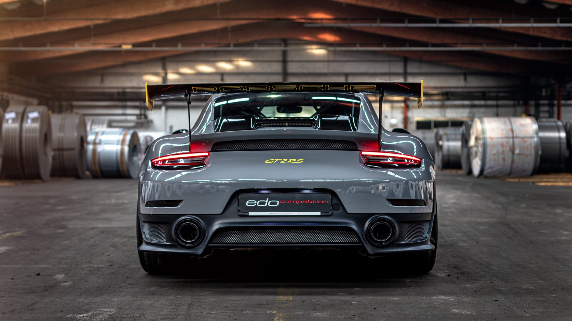 维斯塔潘的独舞，当红牛以第二次黄金时代的姿态，将迈凯伦的黄昏映照得如此分明