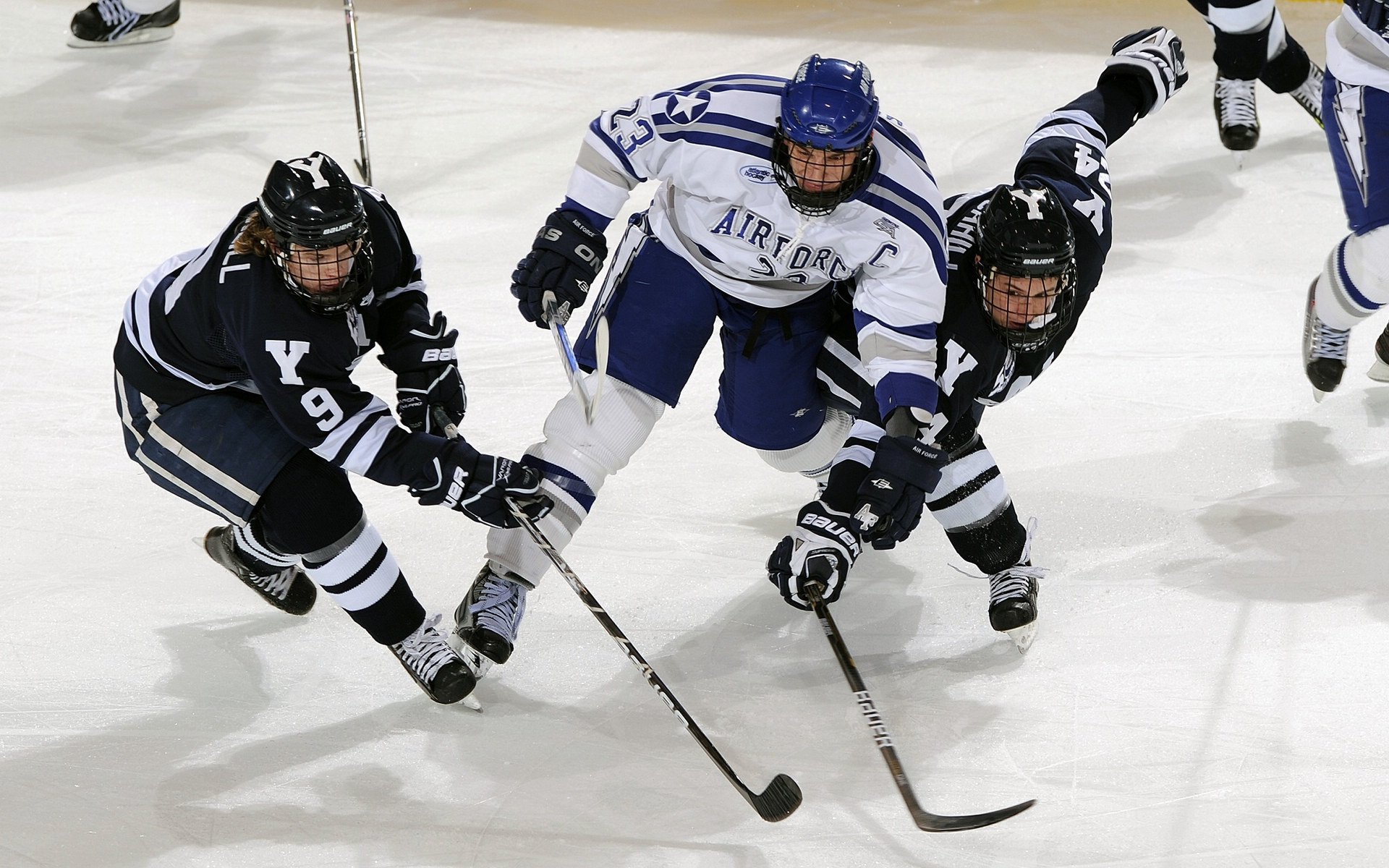 命运在别处书写,当卡瓦哈尔的名字响彻格拉斯哥的雨夜