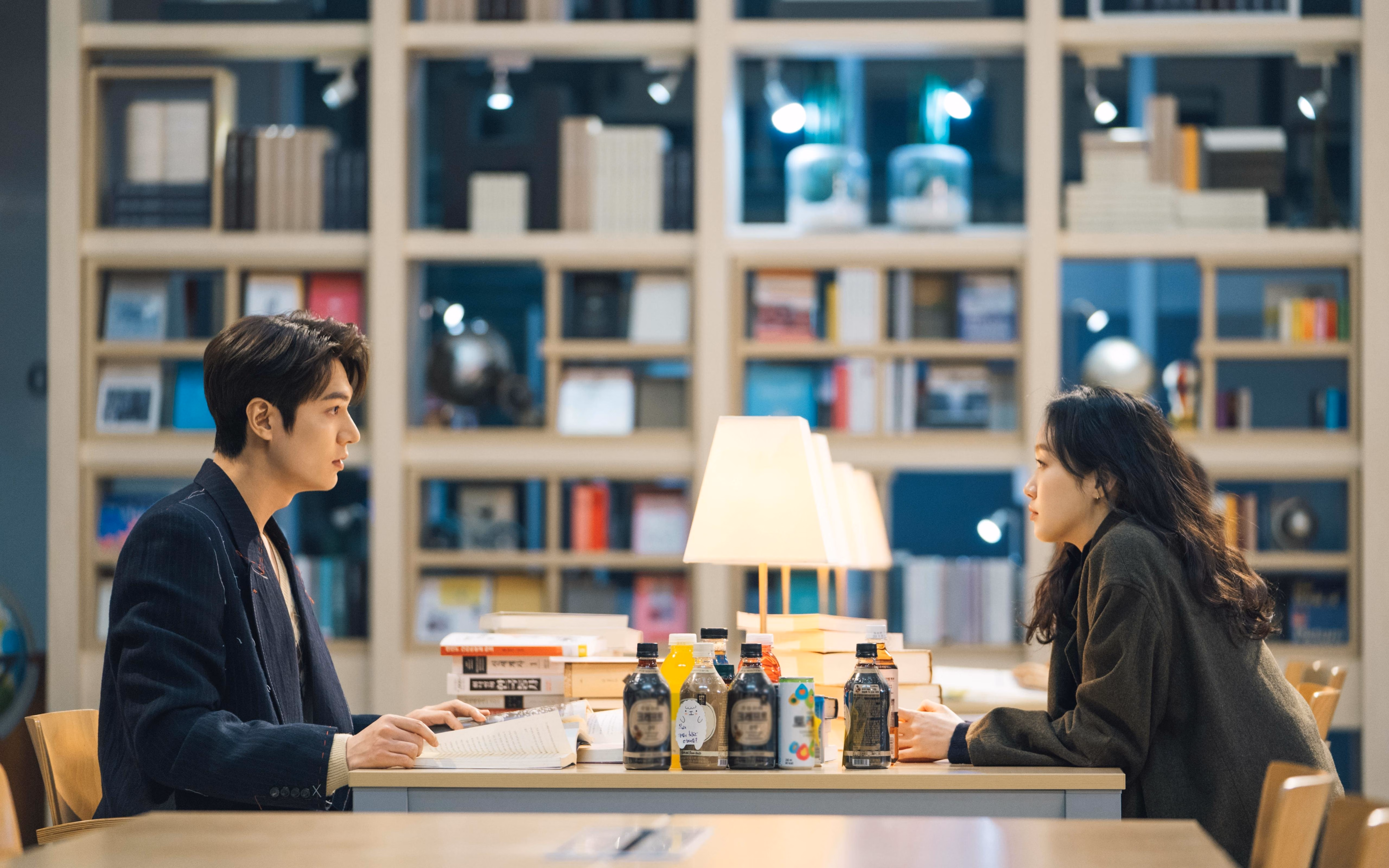 冰与火的诗篇，压力下绽放的两种伟大